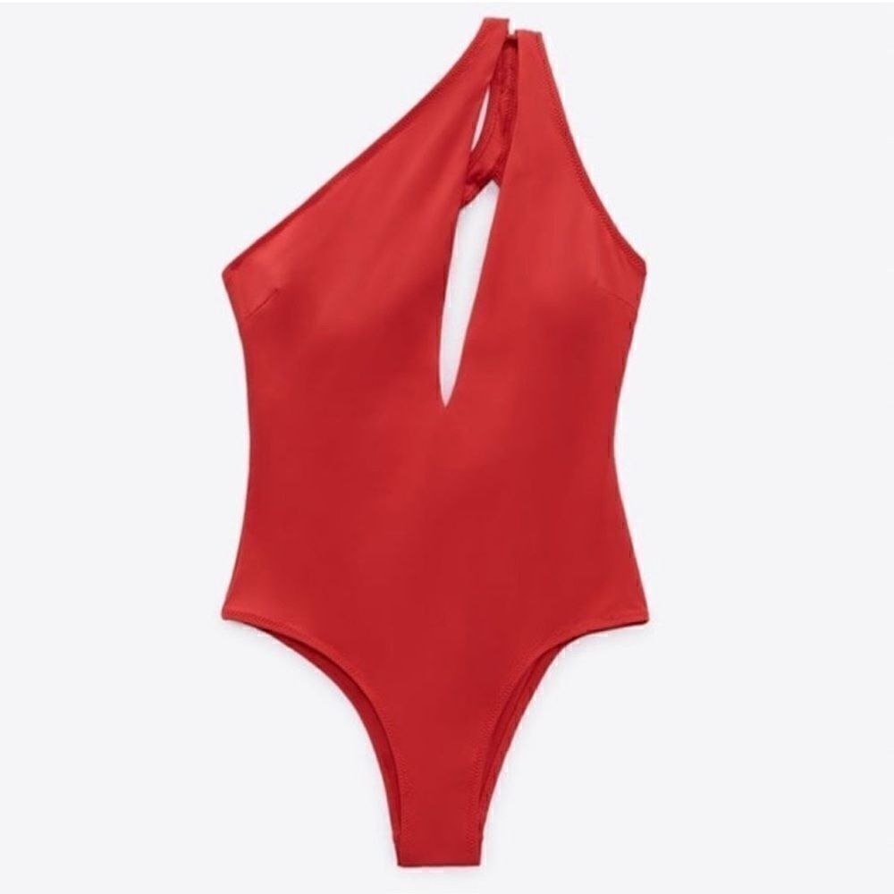 Zara Coral Cut Out One Piece
Swimsuit(Size Small)
